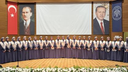 Kayseri’de Hafızlık Taç Töreni Düzenlendi