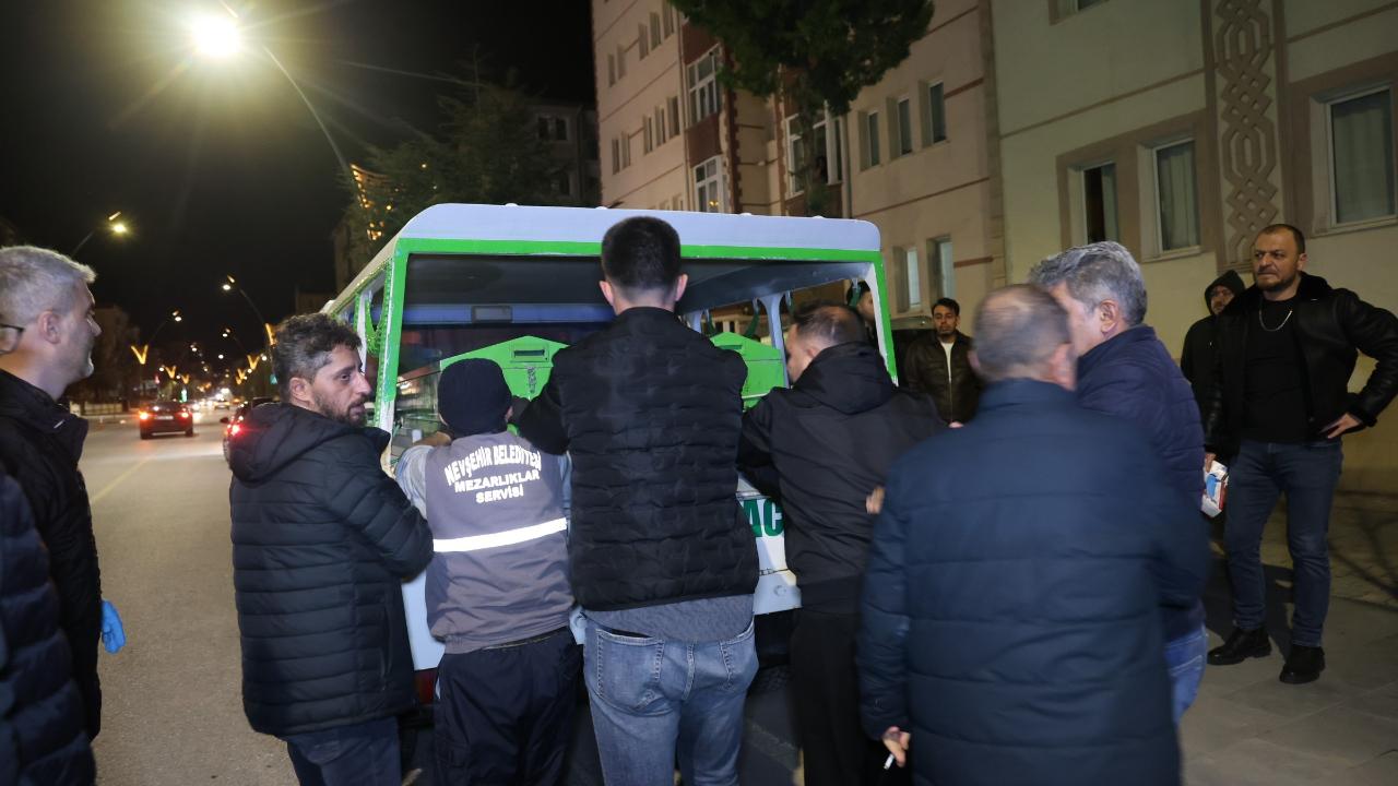 Eşini öldürdükten sonra kendini vur