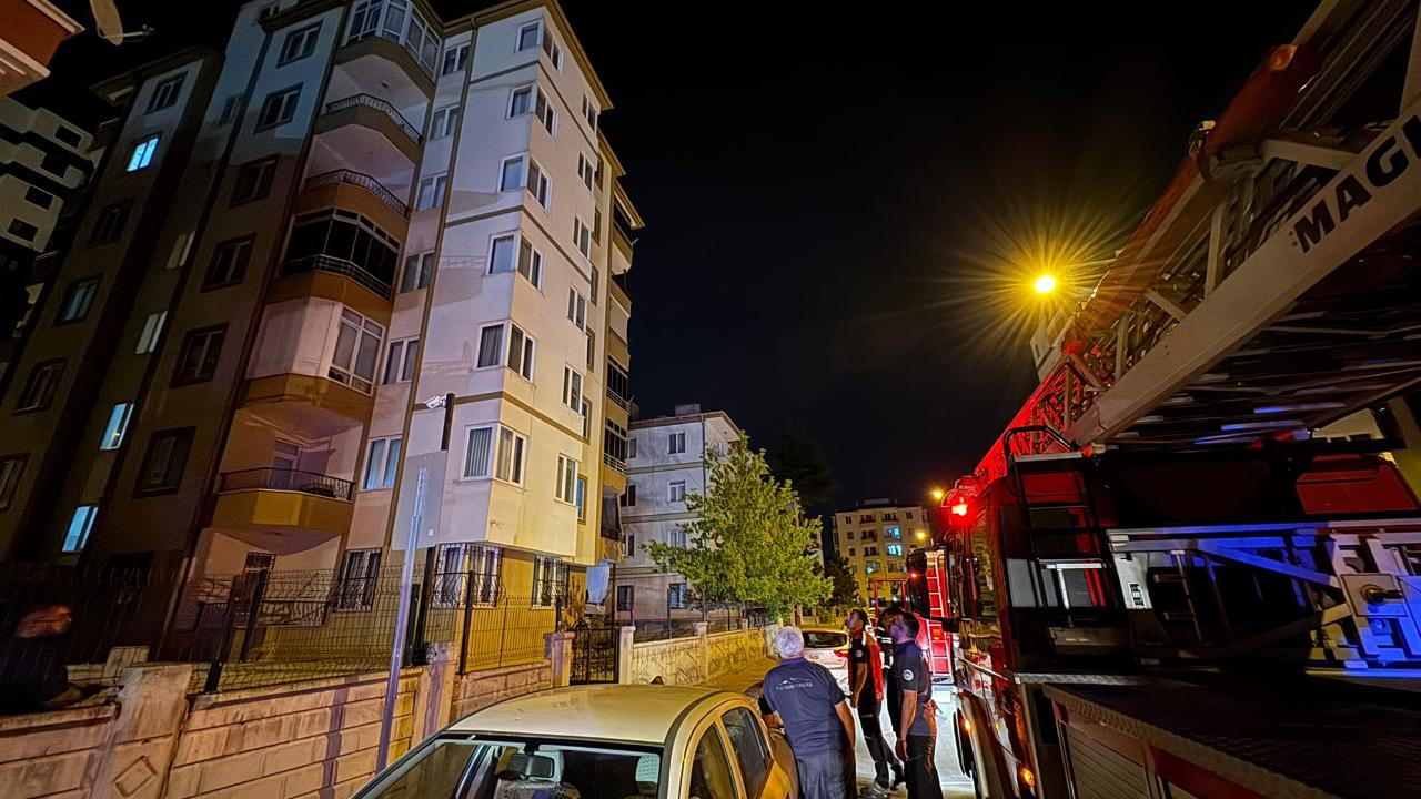 Apartmandaki Yanık Kokusu İhbarı Ekipleri Seferber Etti