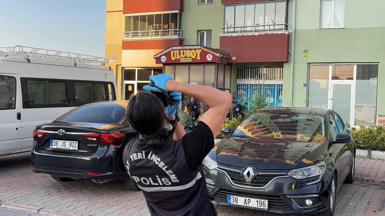 Babası tarafından evde ölü bulundu