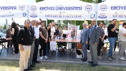 ERÜ mezunları yeniden kampüste bir araya geldi