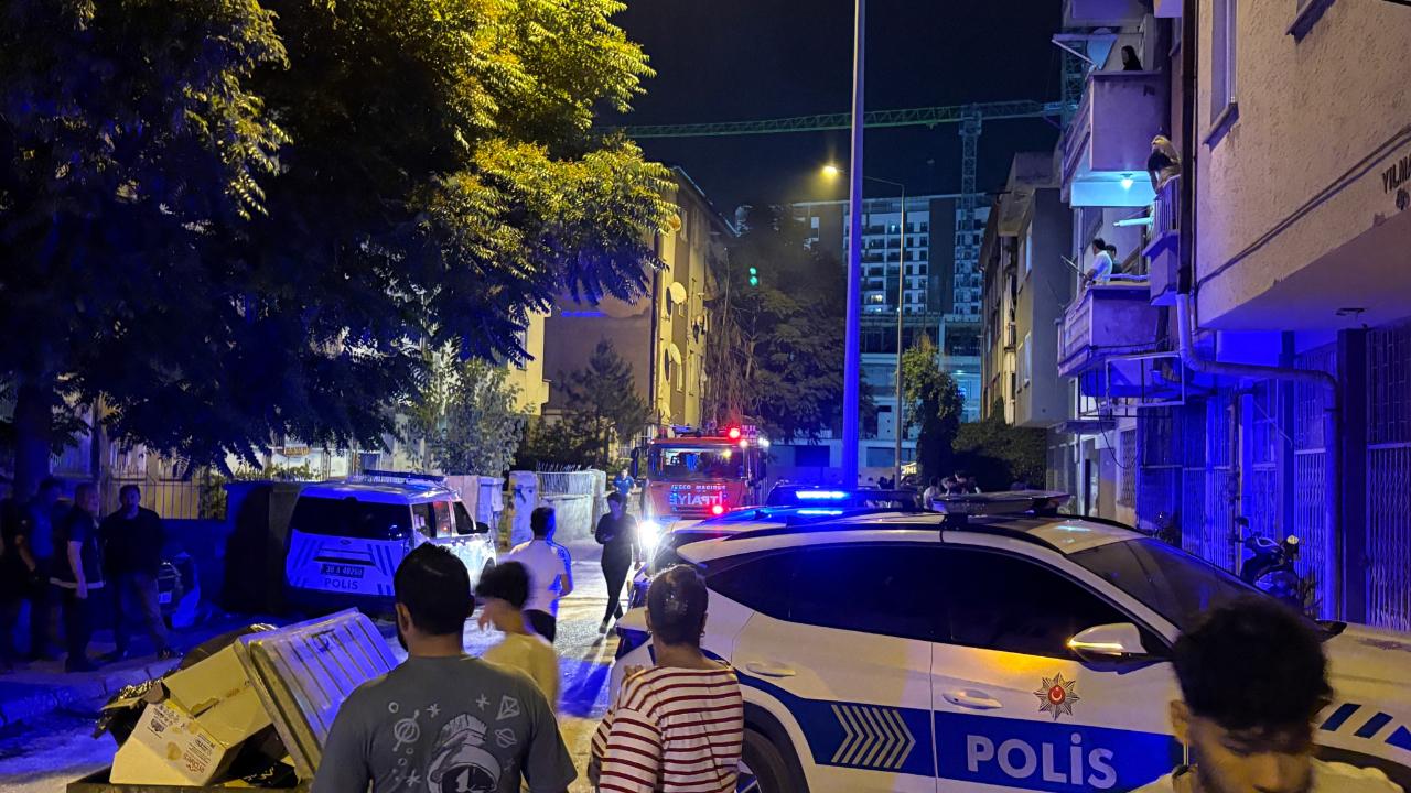 Kayseri’de 4 katlı binada yangın