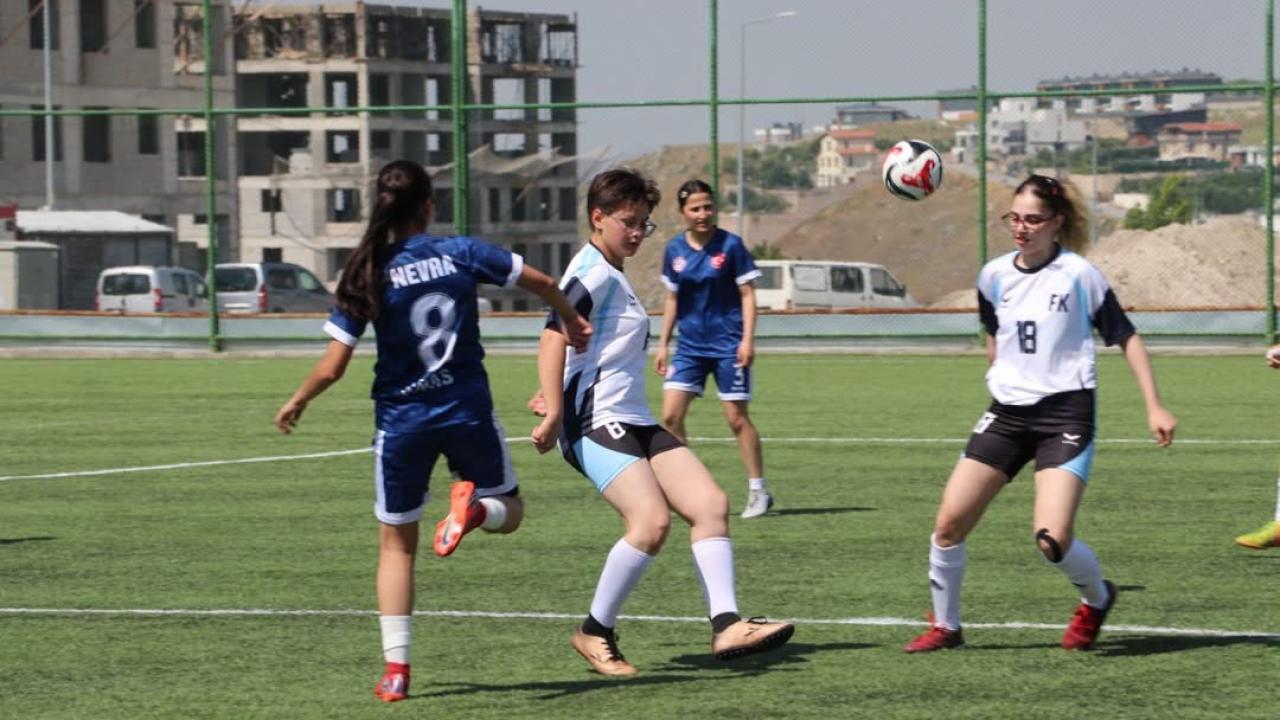 Kayseri’de 5x5 Futbol Gençlik Kupası başladı