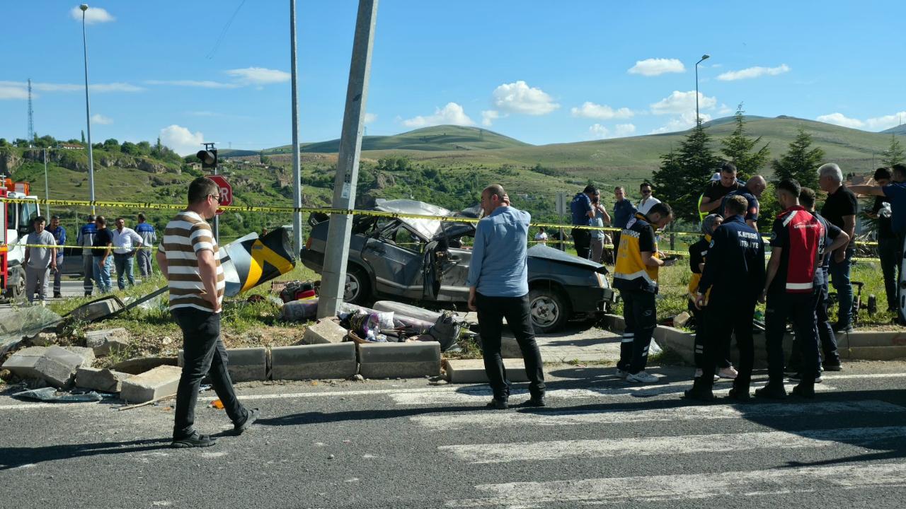 Kayseri’de feci kaza: 2 ölü, 4 yaralı
