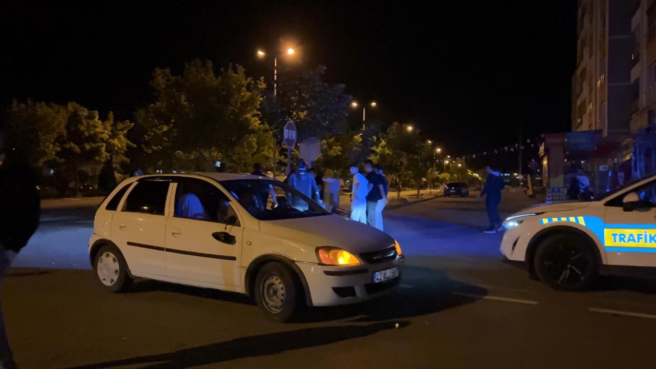 Kayseri’de otomobille motosiklet çarpıştı