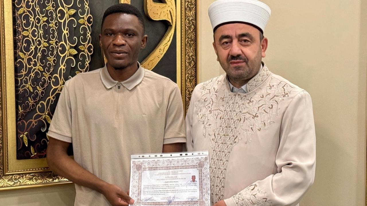 Kayseri’de Zambiyalı Dominic Singoma Müslüman oldu