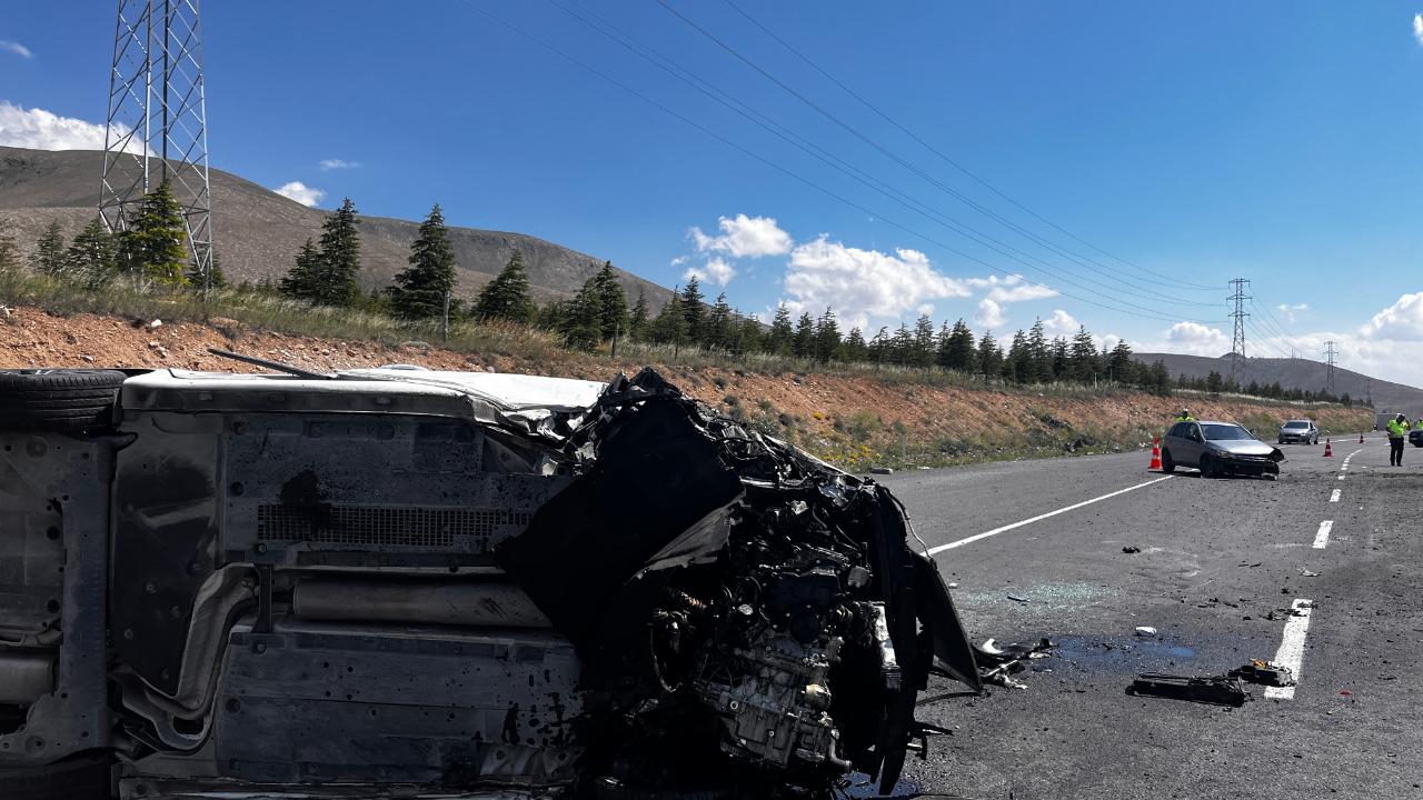 Niğde-Kayseri yolunda trafik kazası: 4 yaralı