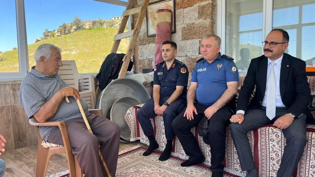 Tomarza'da şehit babalarına 'Babalar Günü' sürprizi