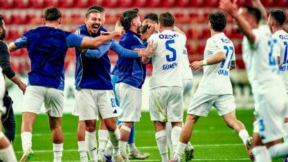 Erciyes 38 FK kadroyu kurdu