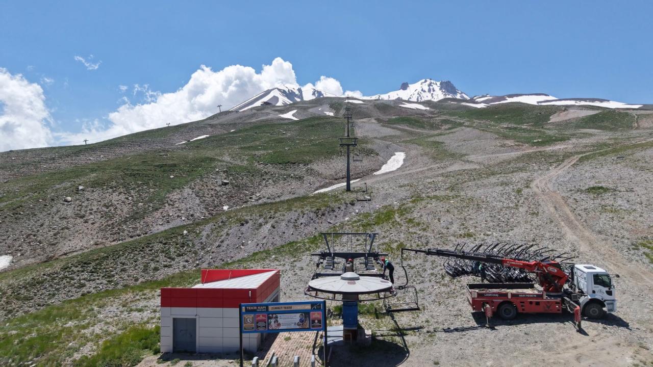 Erciyes Kayak Merkezi yeni sezona hazırlanıyor