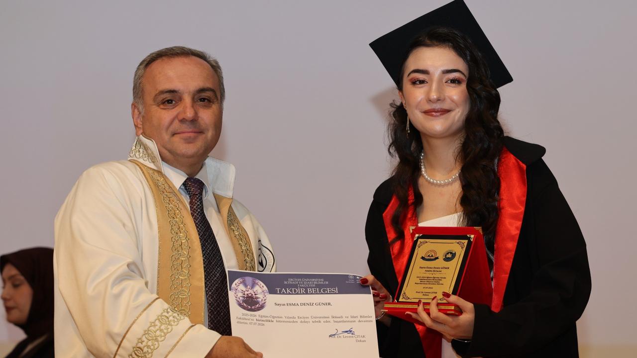 ERÜ İİBF 44. dönem mezunlarını verdi