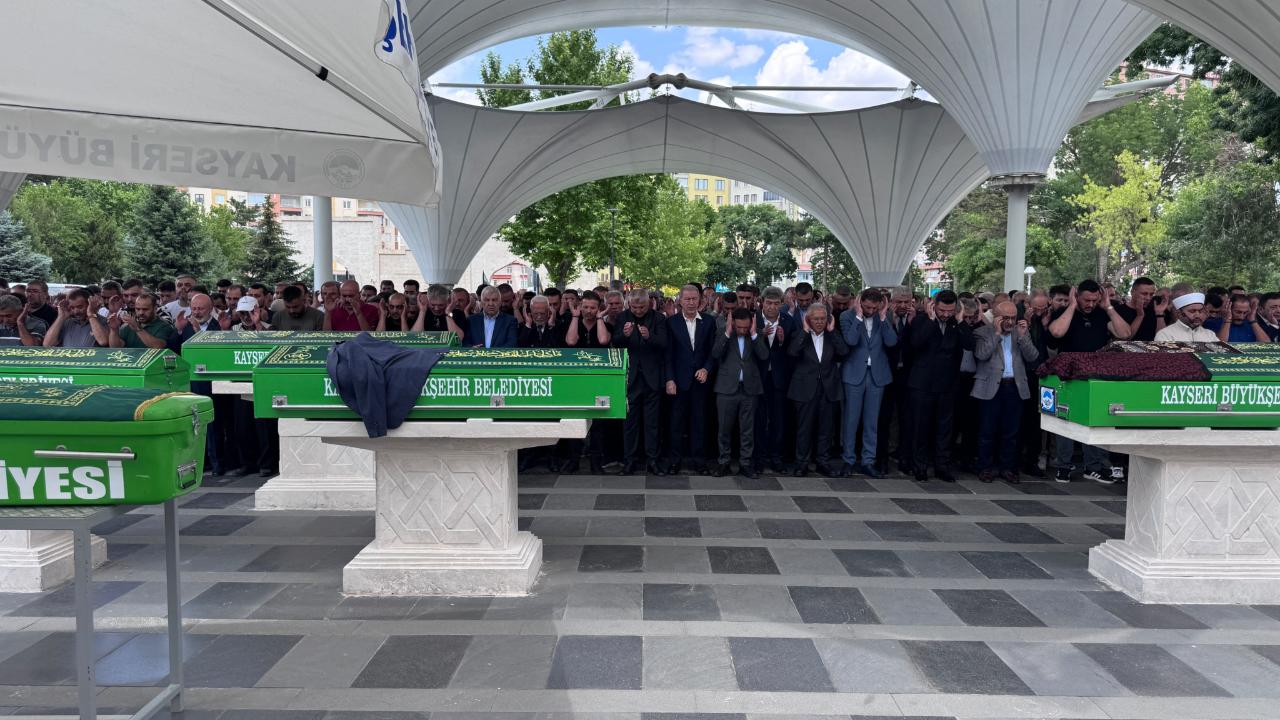 Mehmet Arar'ın babası toprağa verildi