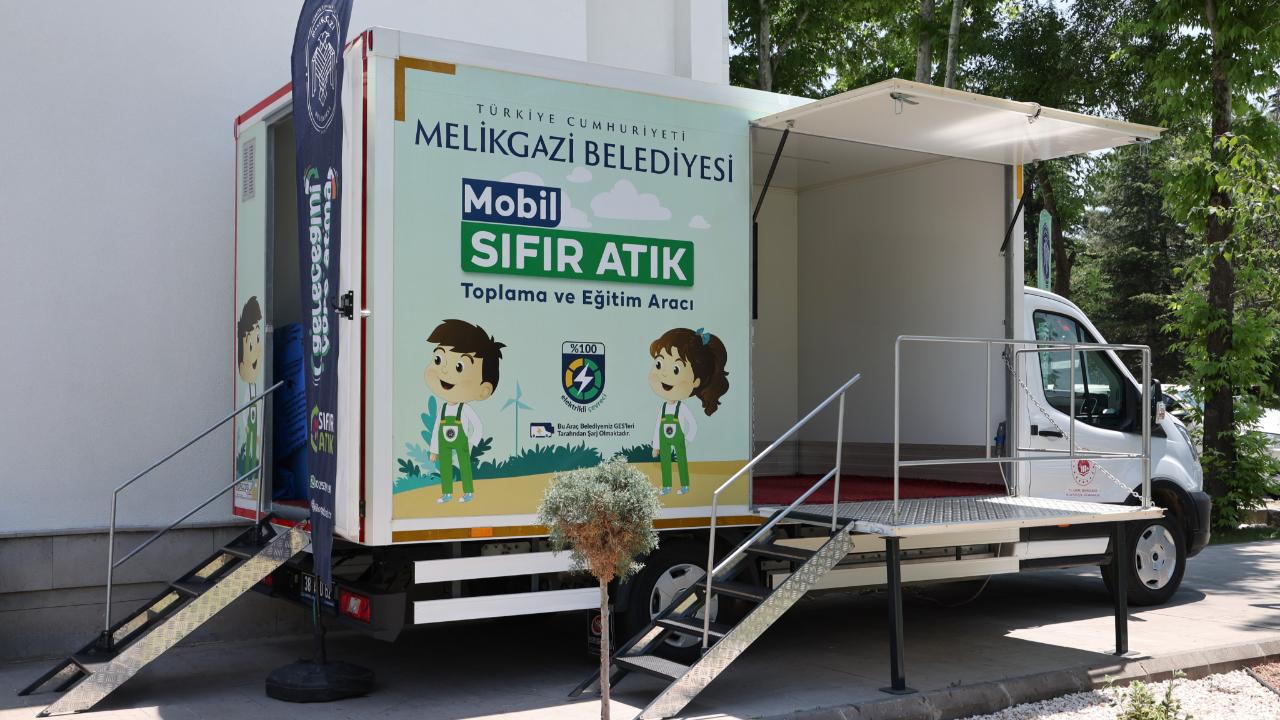 Sıfır atık başarısına teşekkür plaketi