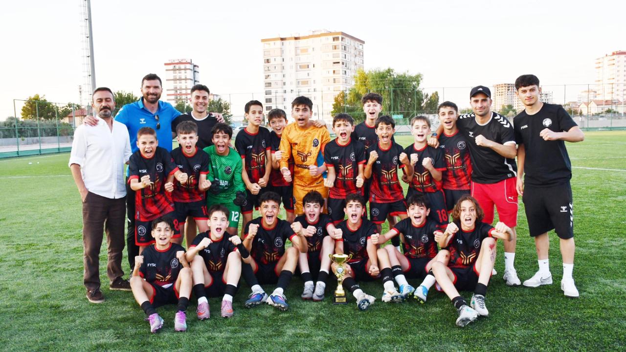 U13 Liginde şampiyon Fatih Yurt SK oldu